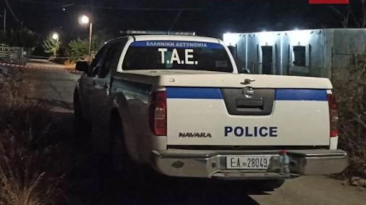 Χανιά: Συνελήφθη 42χρονος που είχε μετατρέψει το σπίτι του σε… αποθήκη όπλων -Βρέθηκαν 107 τσεκούρια (φωτο)