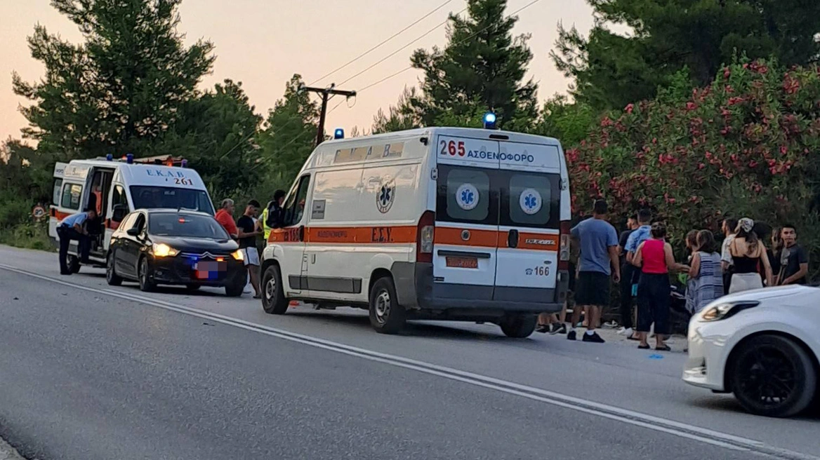 Ελεύθερος ο 19χρονος που έπεσε με αυτοκίνητο σε στάση λεωφορείου στη Χαλκιδική 