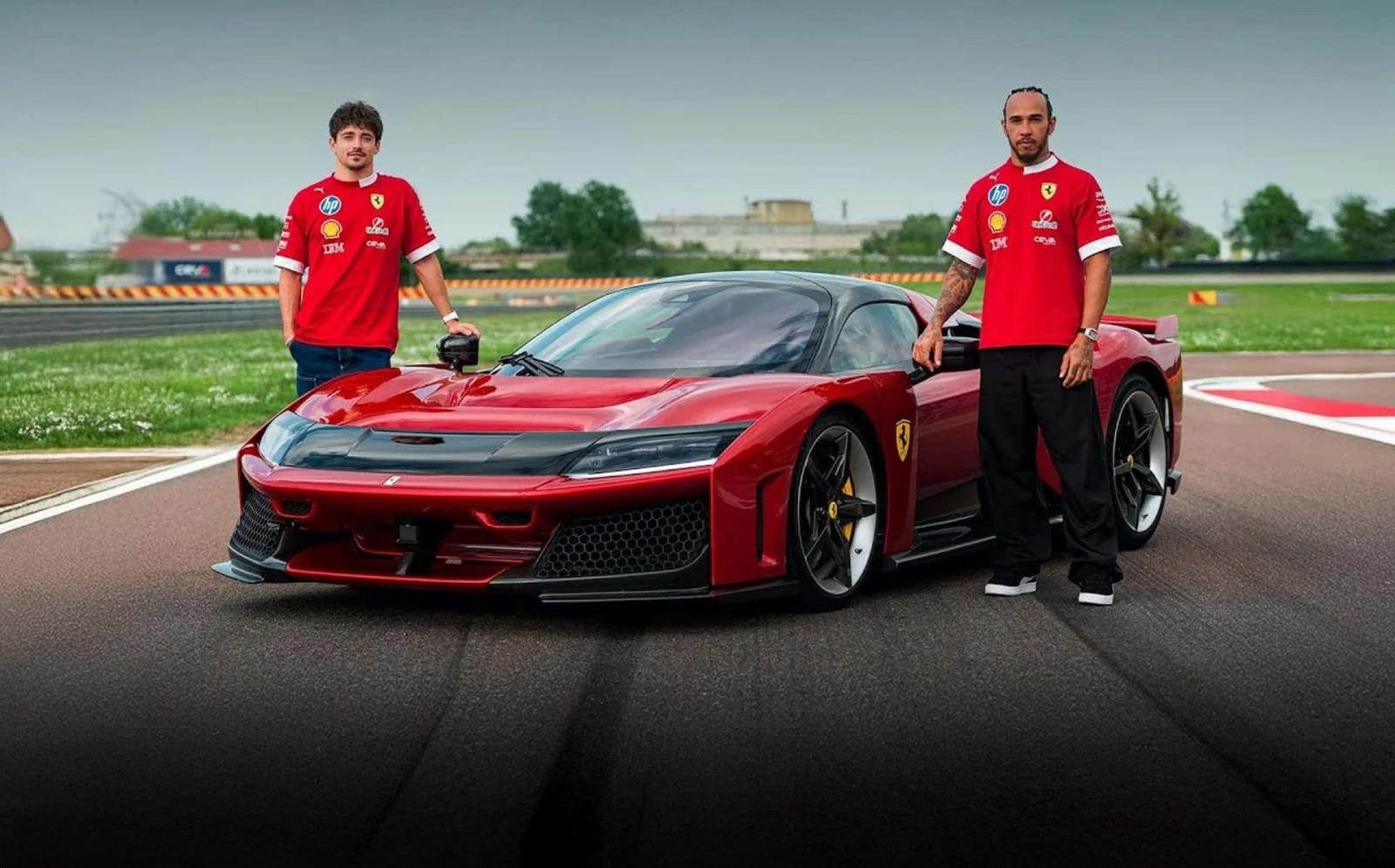 Lewis Hamilton: Η F80 είναι το ταχύτερο αυτοκίνητο που έχω οδηγήσει (βίντεο)