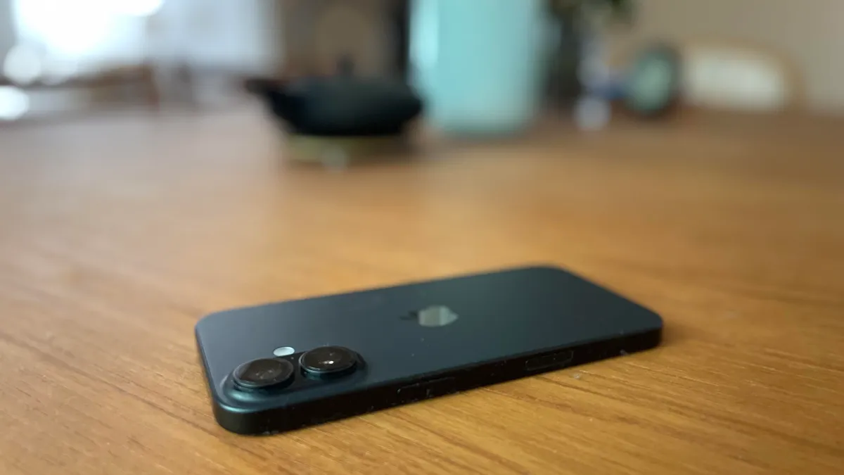 Δείτε γιατί το τηλέφωνό σας πρέπει να είναι πάντα με την οθόνη προς τα κάτω