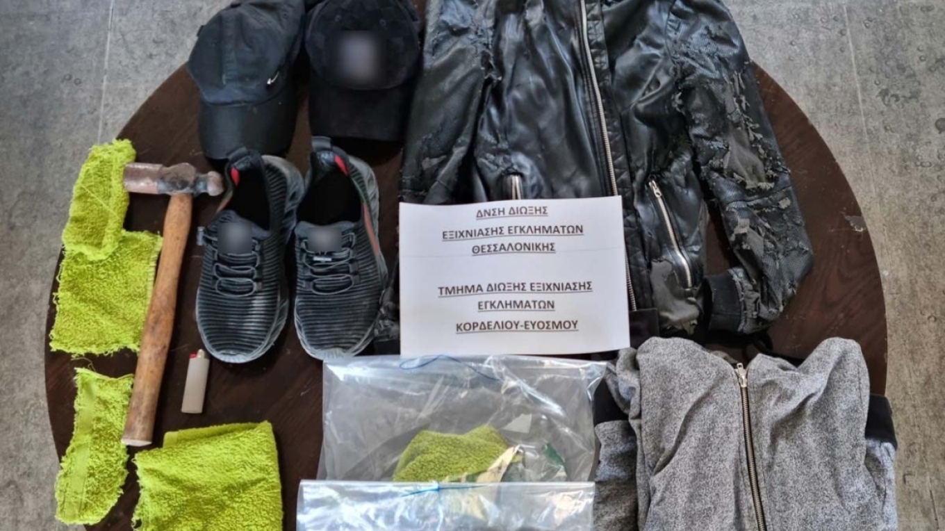 Συνελήφθη 22χρονος Αλβανός στη Θεσσαλονίκη που έσπασε τζαμαρία κομμωτηρίου και έριξε μέσα βόμβα μολότοφ