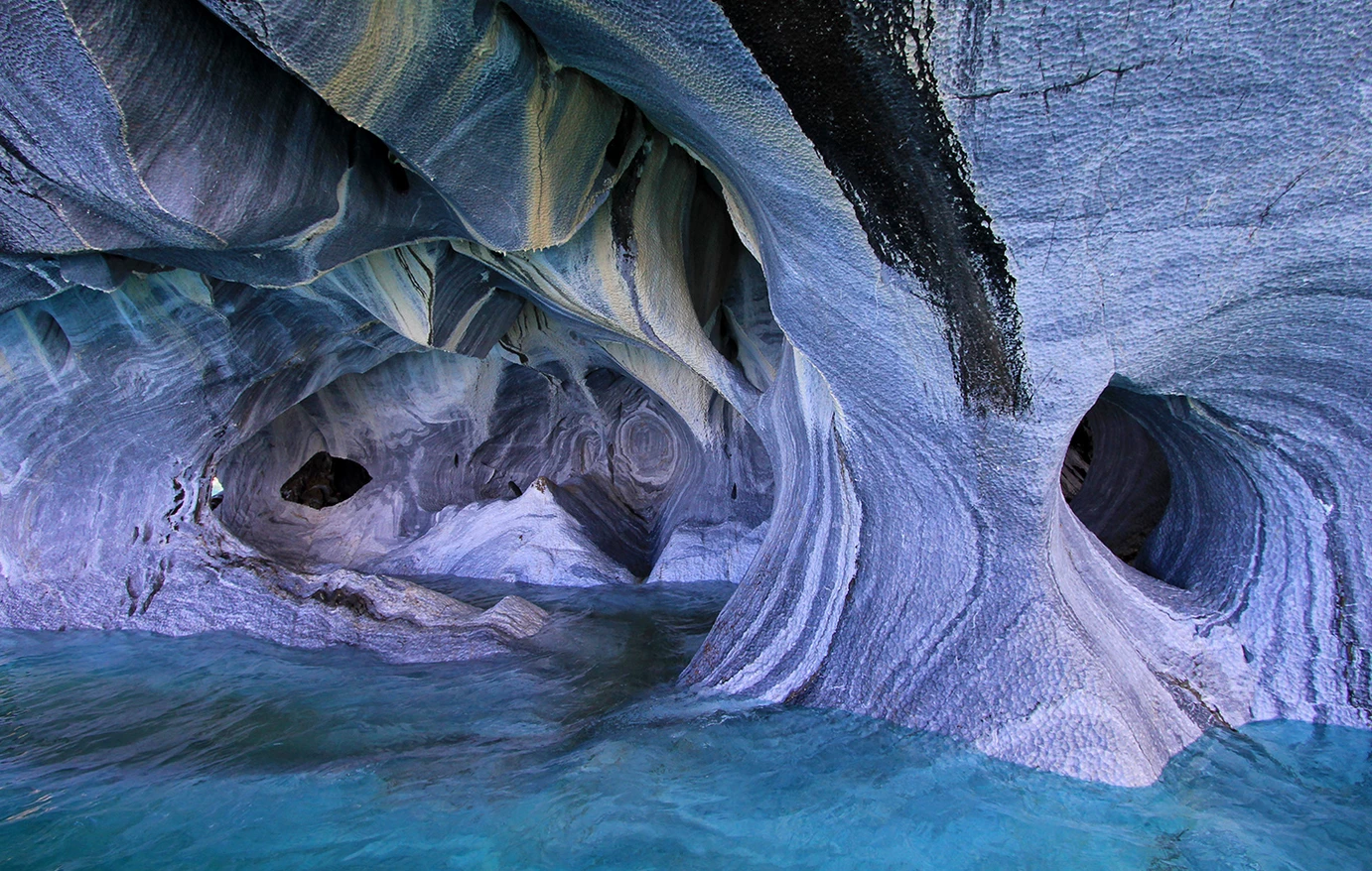 Μαρμάρινα Σπήλαια: Αυτό είναι το φυσικό αξιοθέατο της Χιλής που μαγεύει τους επισκέπτες