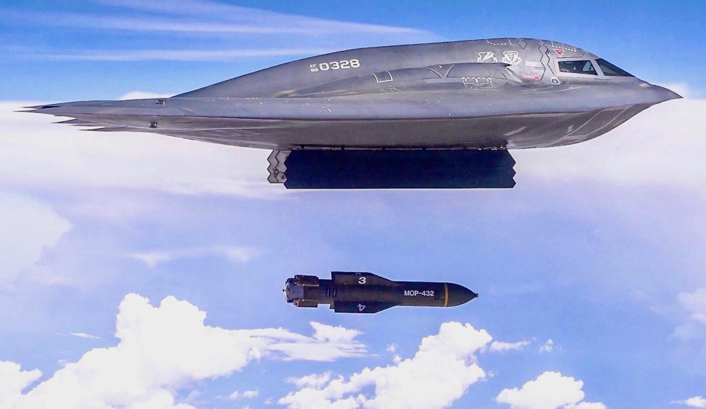 Bίντεο: Πώς λειτουργεί η αμερικανική βόμβα GBU-57 που θα κτυπήσει τις ιρανικές πυρηνικές εγκαταστάσεις του Φόρντο