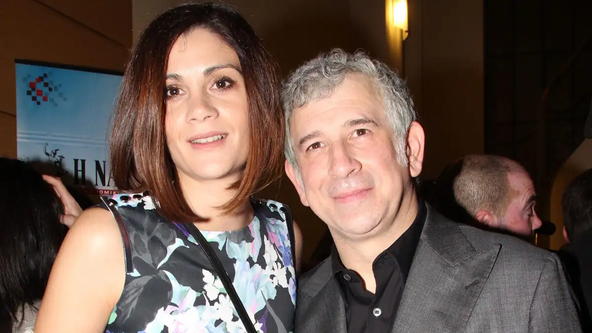 Μ.Δημητρακόπουλος: «Ο Π.Φιλιππίδης ούρησε στο καμαρίνι με την Α.Παπαχαραλάμπους – Αυτό δεν είναι βιασμός»