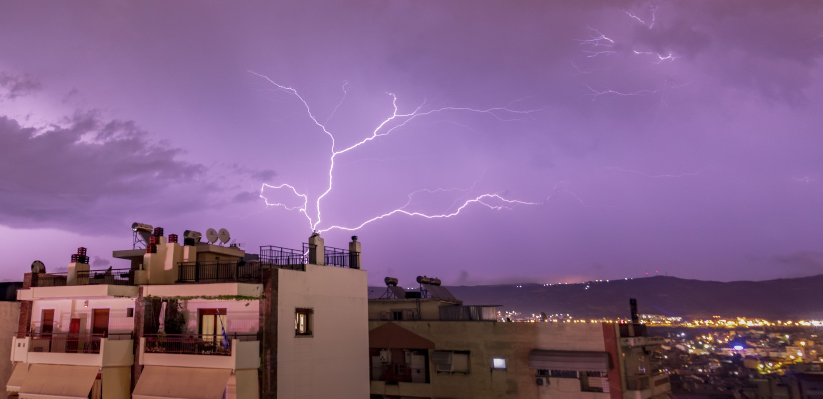 Καιρός: Χαλάζι σε μέγεθος φασολιού στη βόρεια Ελλάδα