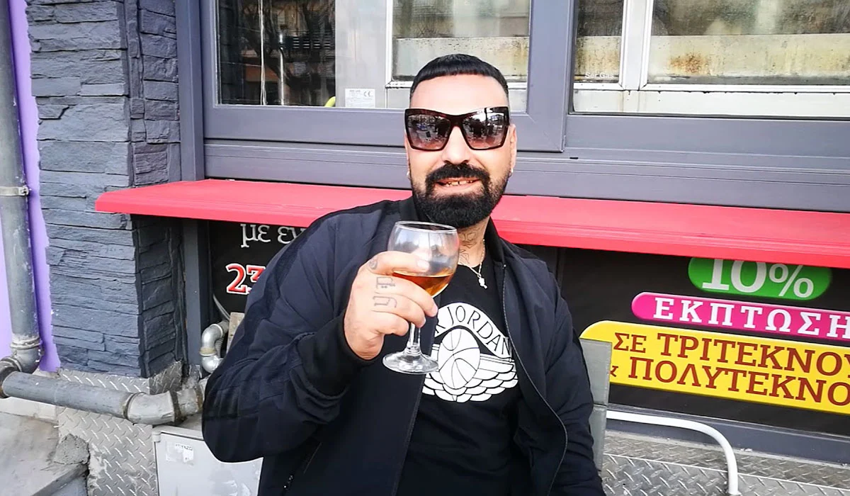 «Πυρά» Υποχθόνιου κατά ΛΕΞ: «Μιλάει για φτώχεια και βγάζει ένα εκατομμύριο τον χρόνο»