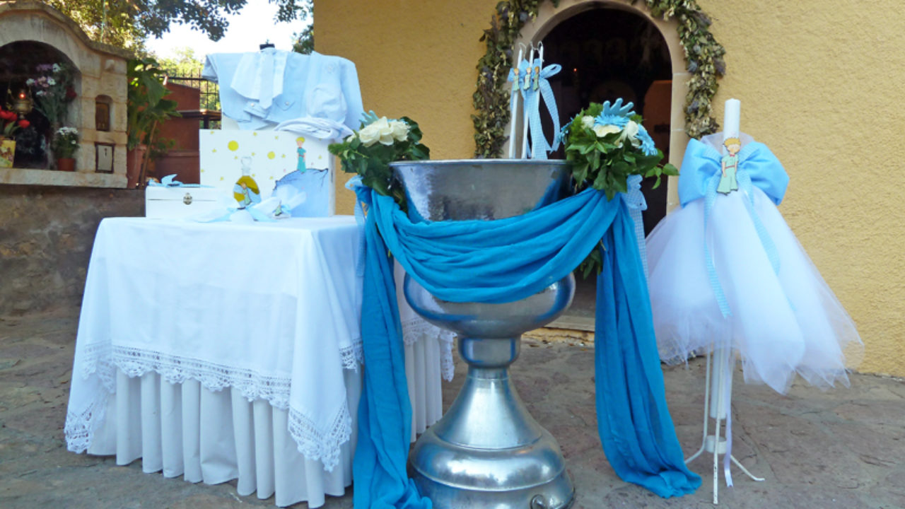 Ο «κακός χαμός» σε βάφτιση στην Παλλήνη: Μητέρα και νονά… πιάστηκαν στα χέρια – Τις χώρισε ο ιερέας!