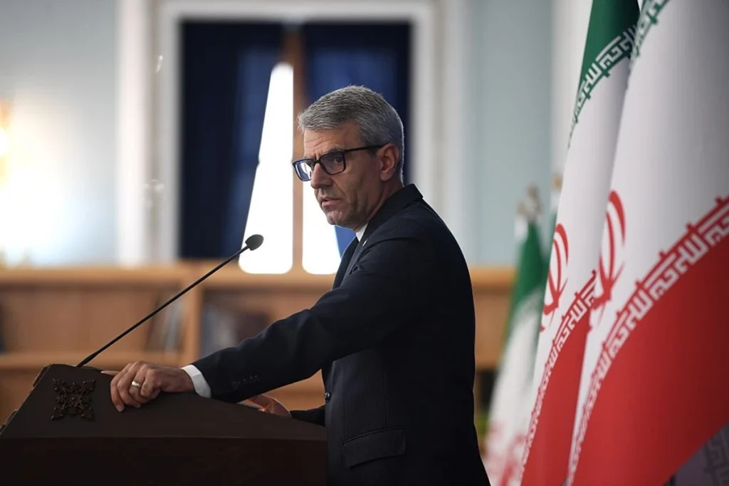 «Καταπέλτης» ο εκπρόσωπος του ιρανικού ΥΠΕΞ: «Το Ισραήλ είναι ο κύριος δράστης ανθρωπιστικών εγκλημάτων» (βίντεο)