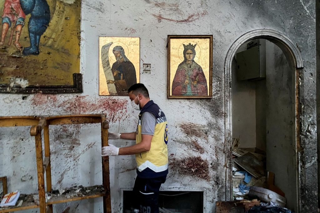 Eπίθεση σε εκκλησία στη Δαμασκό: Συγκλονίζουν οι μαρτυρίες Ελλήνων – «Ήταν σαν να έσκασε η κόλαση μέσα στον ναό»