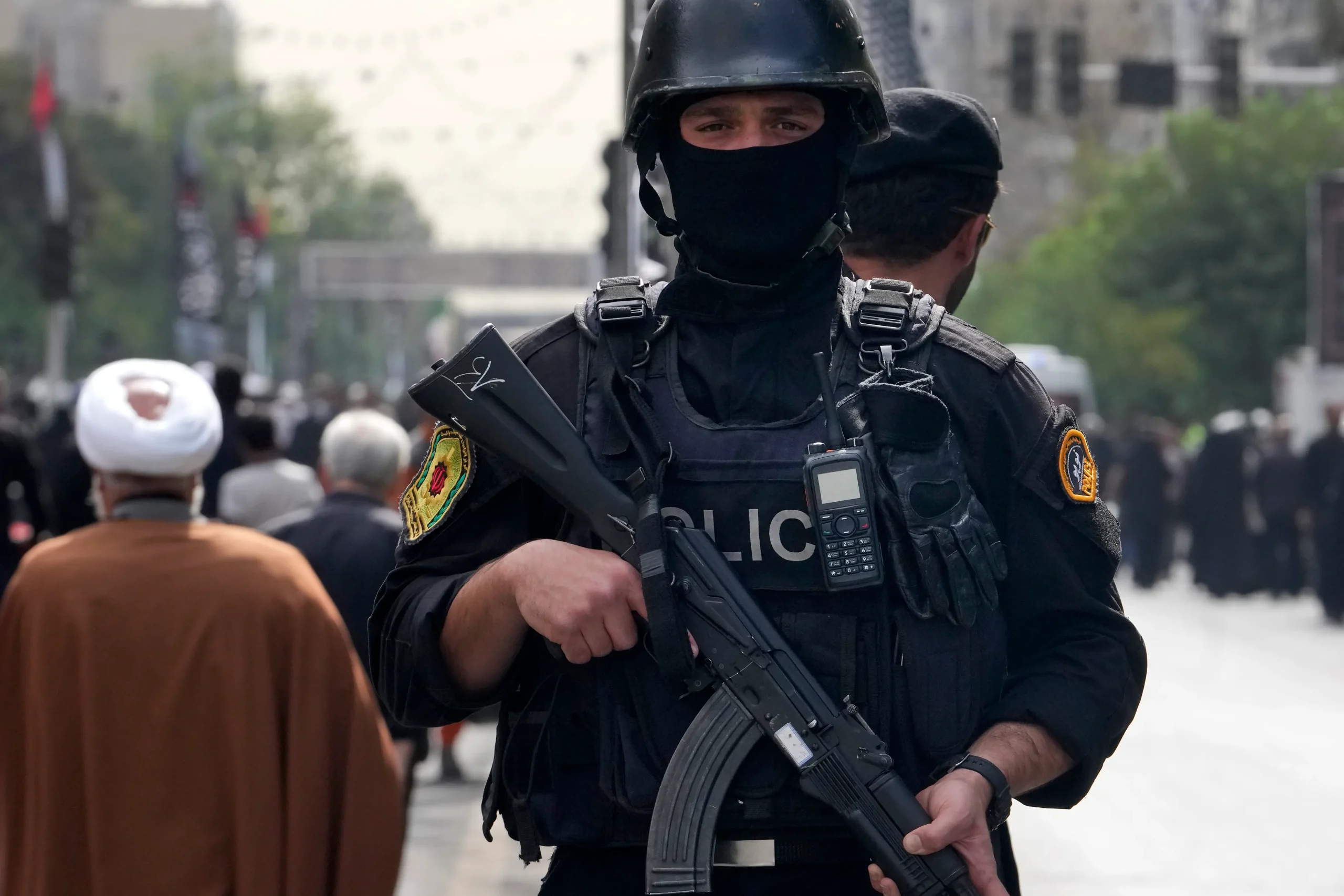 Ιράν: Οδηγούν συλληφθέντες για συνεργασία με την Μοσάντ σε συνέντευξη τύπου (βίντεο)