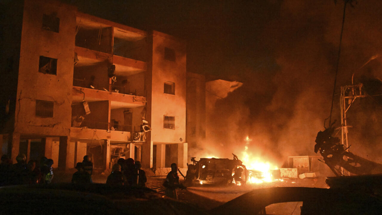 Η ιρανική πυραυλική επίθεση στο Ισραήλ που ακολούθησε τον βομβαρδισμό των πυρηνικών εγκαταστάσεων από τις ΗΠΑ (vid)