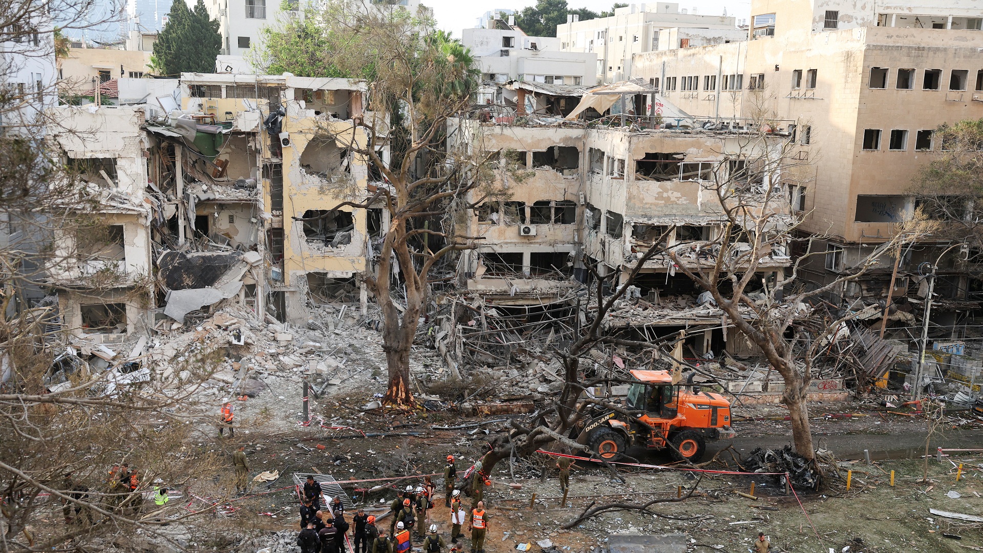 Μεγάλες καταστροφές στο Ισραήλ από τα συνεχή πυραυλικά μπαράζ το Ιράν (βίντεο)