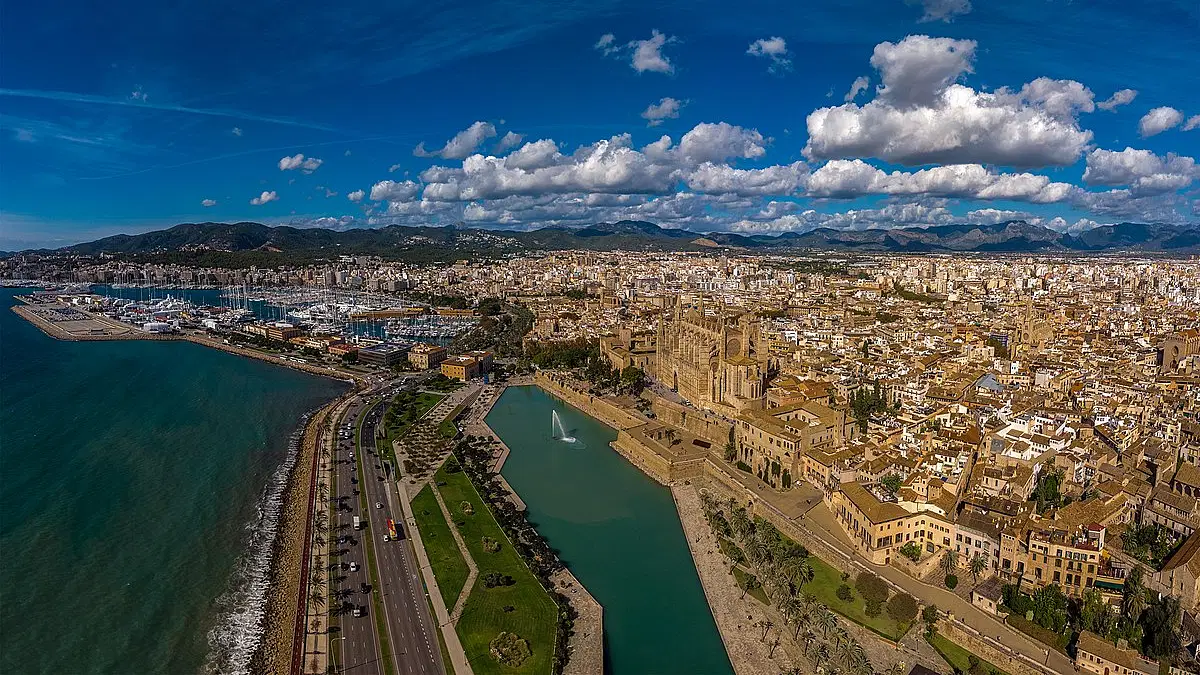 Μακάβριο εύρημα στη Μαγιόρκα: Πτώματα δεμένα χειροπόδαρα εντοπίστηκαν στη θάλασσα