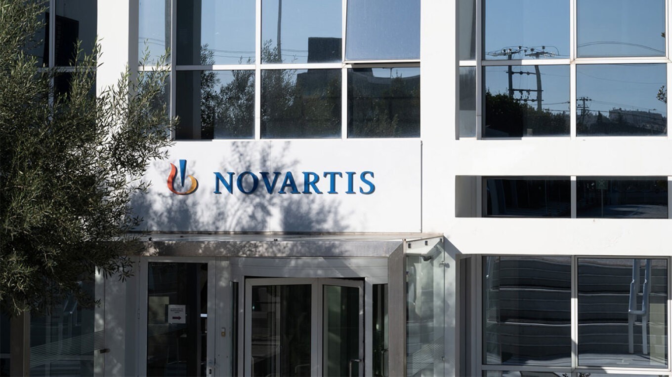 Δίκη Novartis: «Δεν βρέθηκε τίποτα για εμένα» – Τι κατέθεσε η Λίνα Νικολοπούλου, σύζυγος του Γιάννη Στουρνάρα