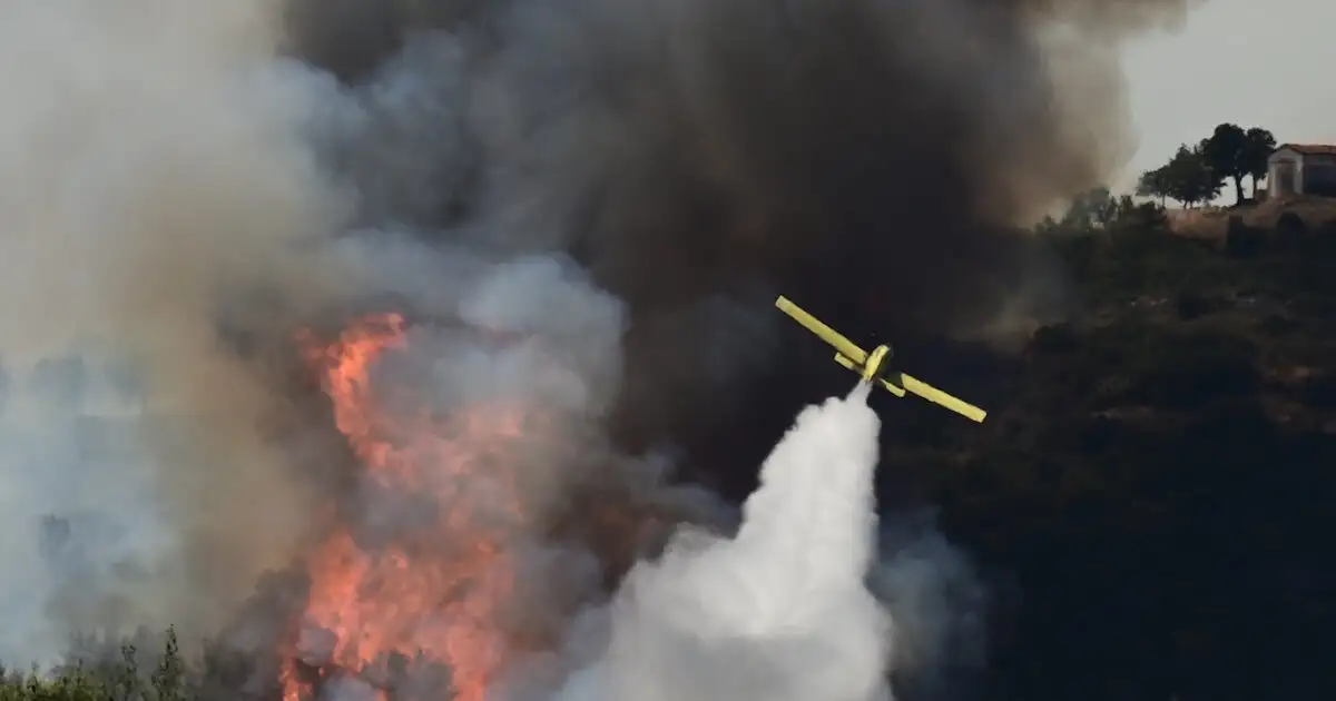 Τεράστια πυρκαγιά στις Κάτω Ασίτες του Ηρακλείου: Ισχυρές δυνάμεις Πυροσβεστικής βρίσκονται στο σημείο (βίντεο)