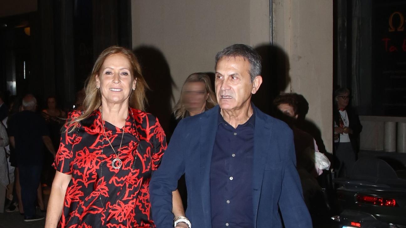 Η άβολη στιγμή που η σύζυγος του Γ.Νταλάρα τον απομακρύνει από τηλεοπτικές δηλώσεις (βίντεο)