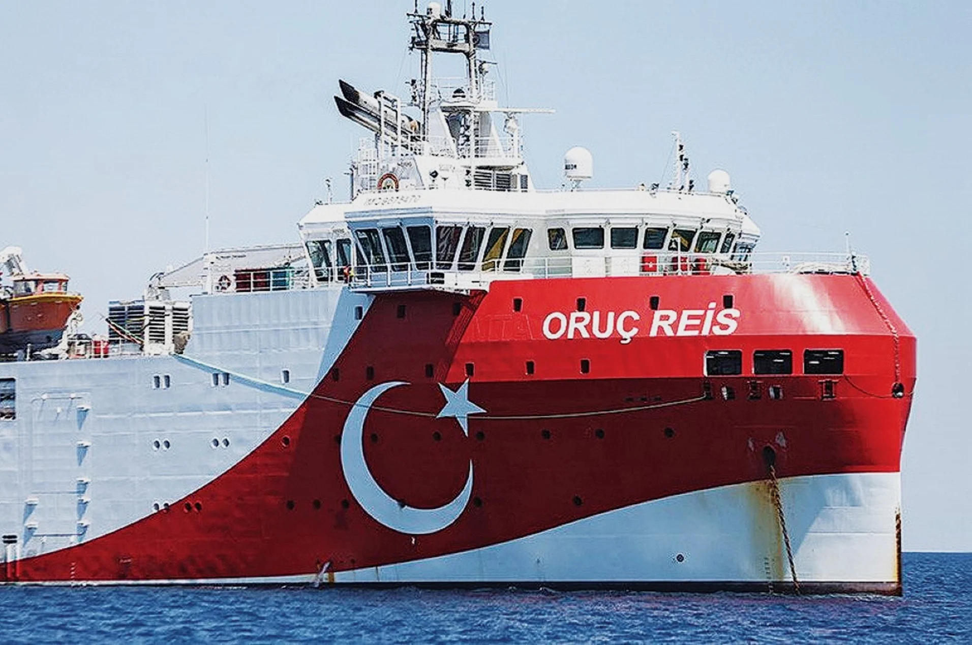 Η Τουρκία στέλνει το Oruc Reis δίπλα στις ελληνικές φρεγάτες νότια της Κρήτης