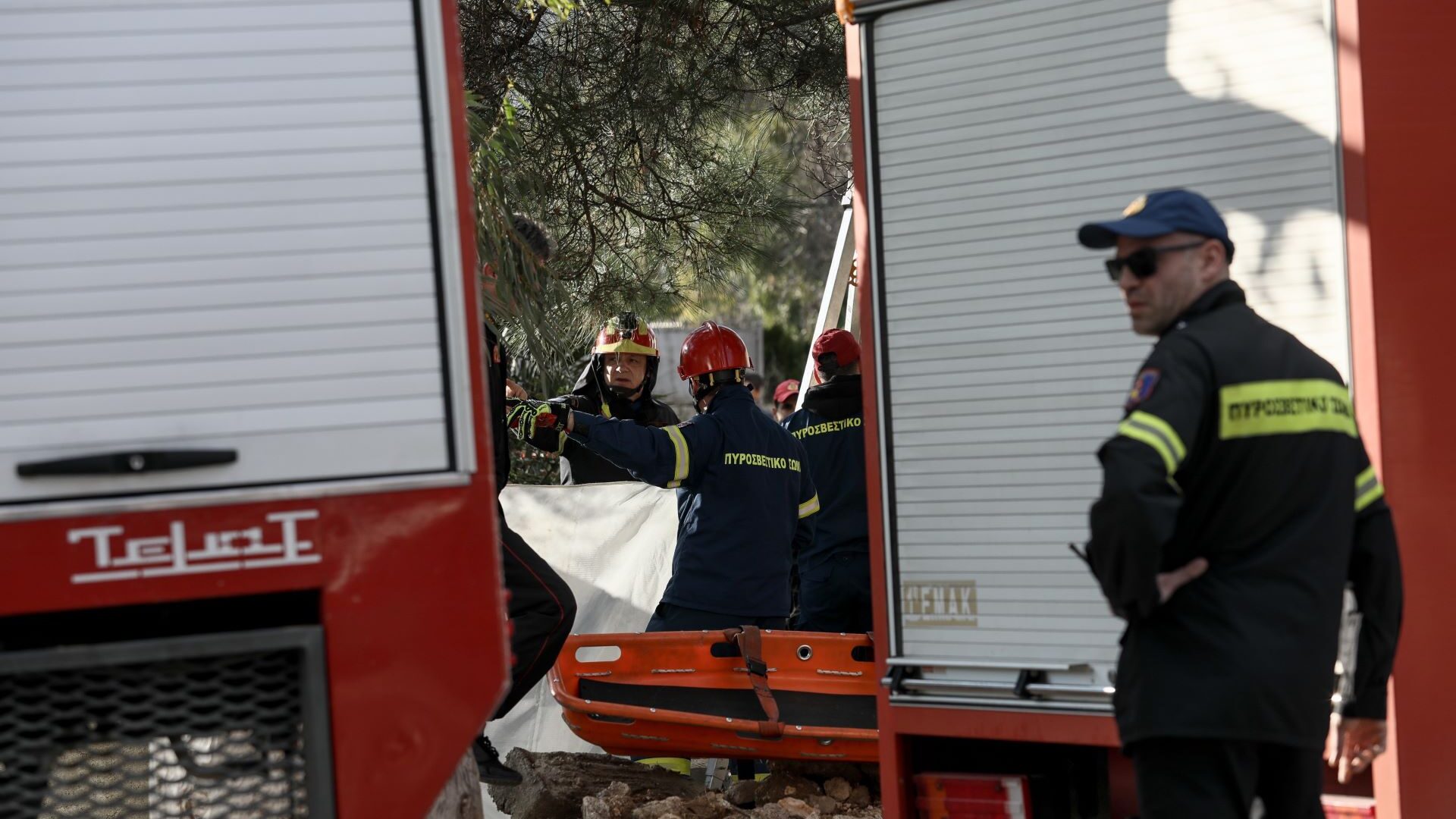 Ελευσίνα: Εμπρηστική επίθεση σε αντιπροσωπεία μεταχειρισμένων αυτοκινήτων -Εντοπίστηκε πλαστικό μπιτόνι και γκαζάκι