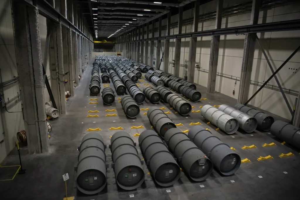 Καταστράφηκε το πυρηνικό πρόγραμμα του Ιράν; – Τι είναι το εμπλουτισμένο ουράνιο και γιατί αποτελεί απειλή