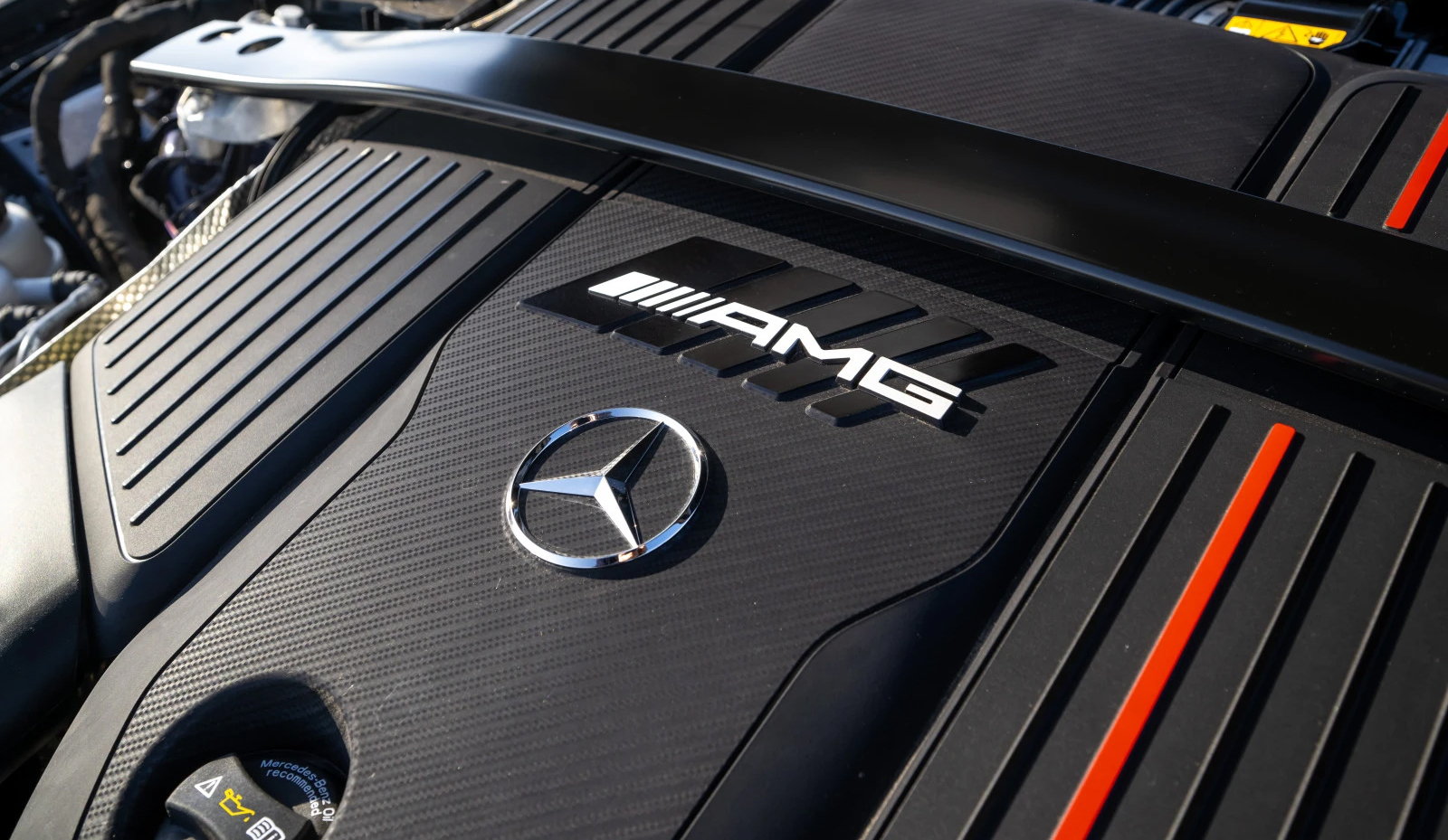 H Mercedes-Benz δεν εγκαταλείπει τους θερμικούς κινητήρες