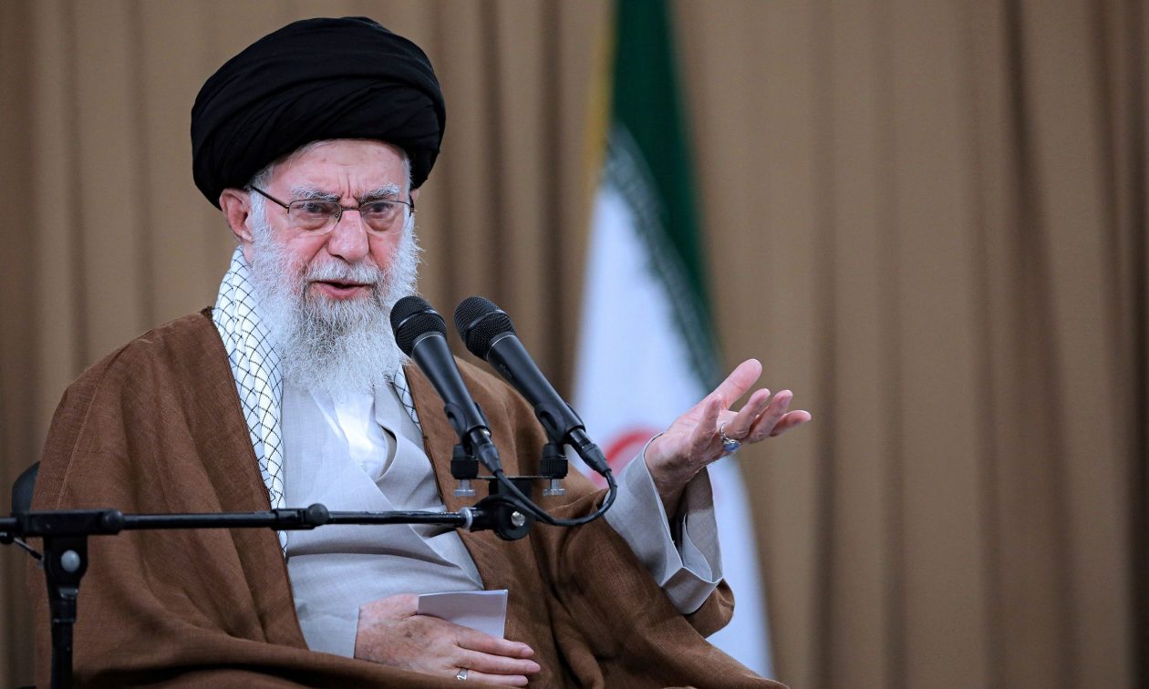 Ο Αλί Χαμενεΐ δεν έχει αναγνωρίσει ακόμα την ειρήνευση μεταξύ Ιράν και Ισραήλ