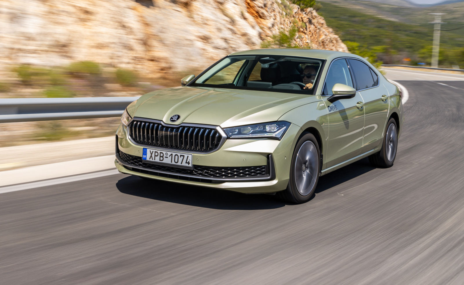 Δοκιμάζουμε το νέο Škoda Superb 2.0 TDI DSG