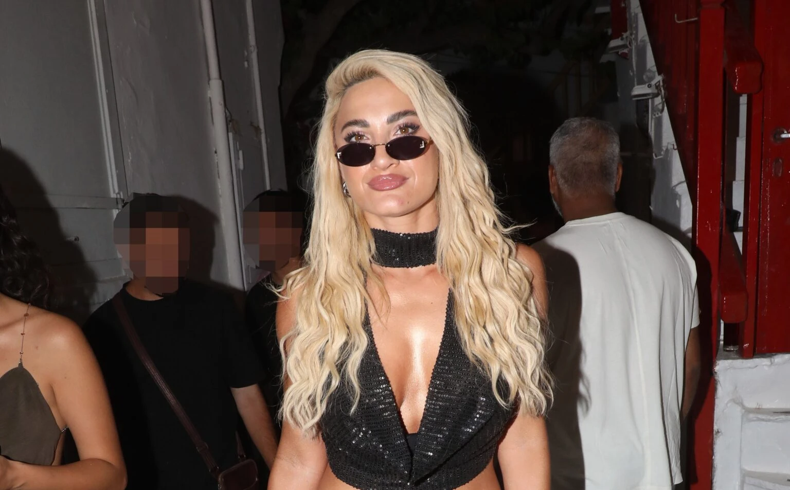 Ιωάννα Τούνη: Ο ξέφρενος χορός με μπικίνι σε σκάφος στη Μύκονο (βίντεο) 