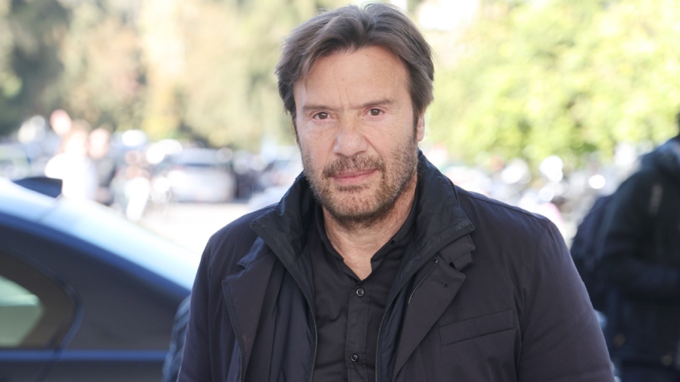 Στράτος Τζώρτζογλου: «Ζήλευα κάθε άντρα που ήταν δίπλα στη μητέρα μου – Ακόμη και τον ίδιο μου τον πατέρα» (βίντεο)