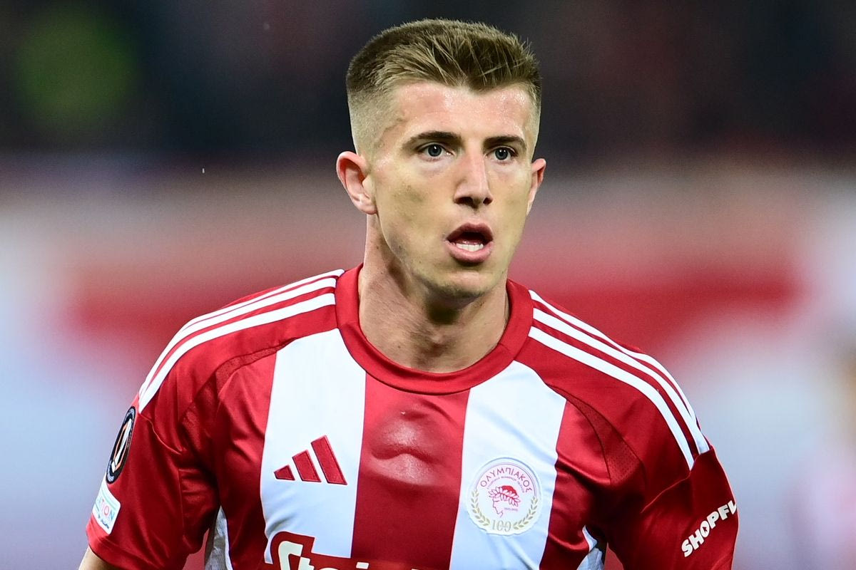 Ολυμπιακός: Αρνητικός στο να δώσει τον Κοστίνια