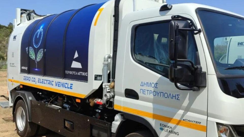 Βίντεο ντοκουμέντο από την επίθεση σε υπάλληλο καθαριότητας στην Πετρούπολη – «Κάνε άκρη να περάσω»