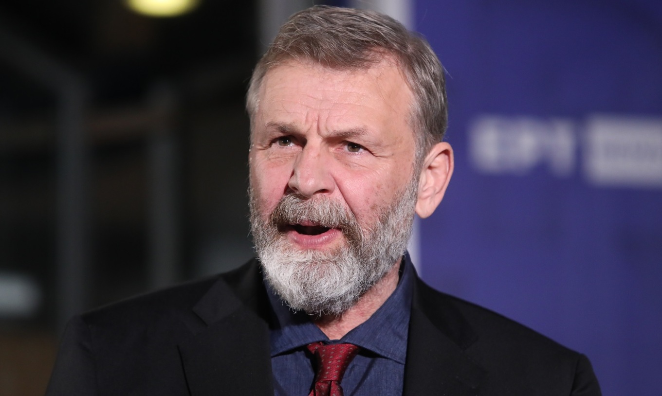 Το ανέκδοτο της ημέρας: «Η κοινωνία περιμένει τον λυτρωτή Αλέξη Τσίπρα» πιστεύει ο Απόστολος Γκλέτσος