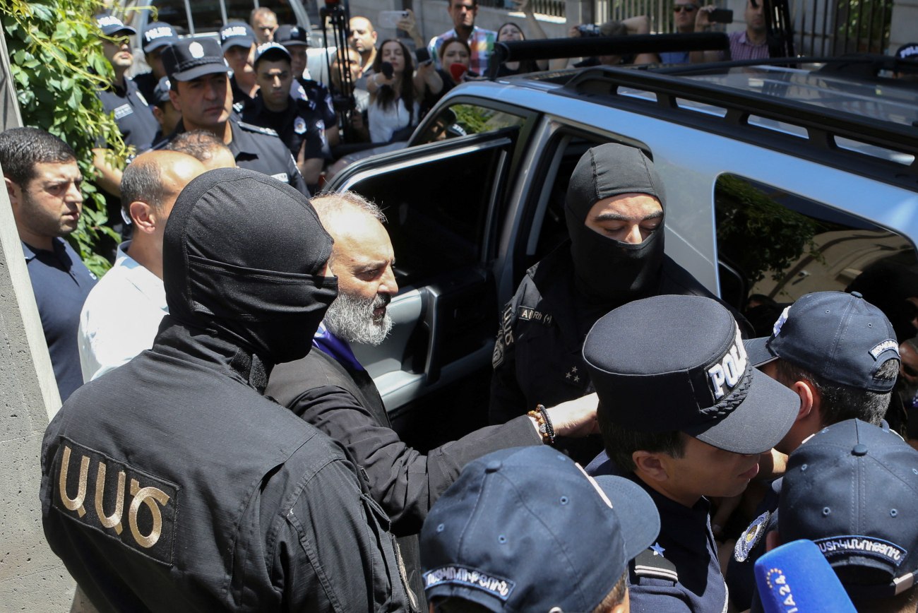 Αρμενία: Τουλάχιστον 15 ιερείς και μητροπολίτες συνελήφθησαν – Κατηγορούνται για απόπειρα πραξικοπήματος