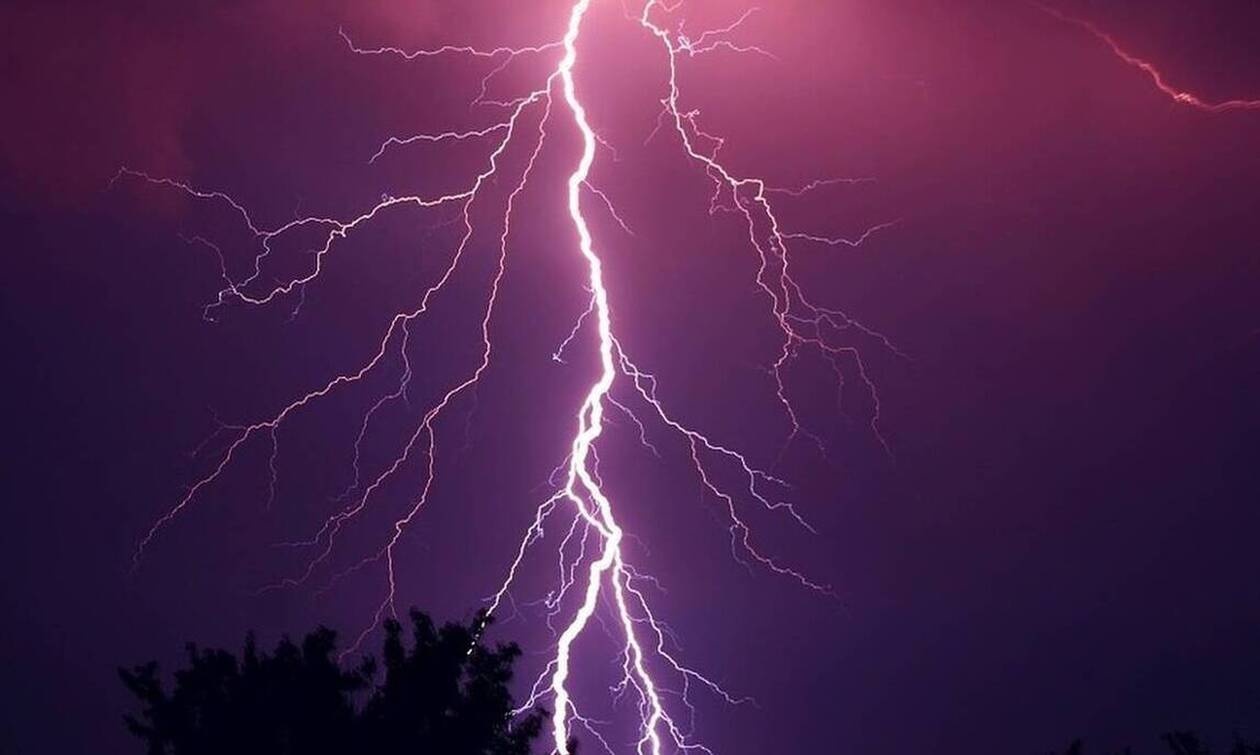 Τι είναι το φαινόμενο της «ξηρής καταιγίδας»; – Δείτε πώς οι κεραυνοί προκαλούν πυρκαγιές χωρίς βροχή