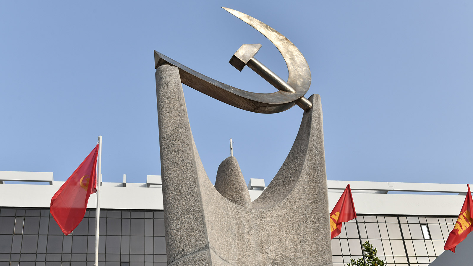 ΚΚΕ για σκάνδαλο OΠΕΚΕΠΕ: «Όσους ανασχηματισμούς και να κάνει η κυβέρνηση δεν μπορεί να κρυφτεί»