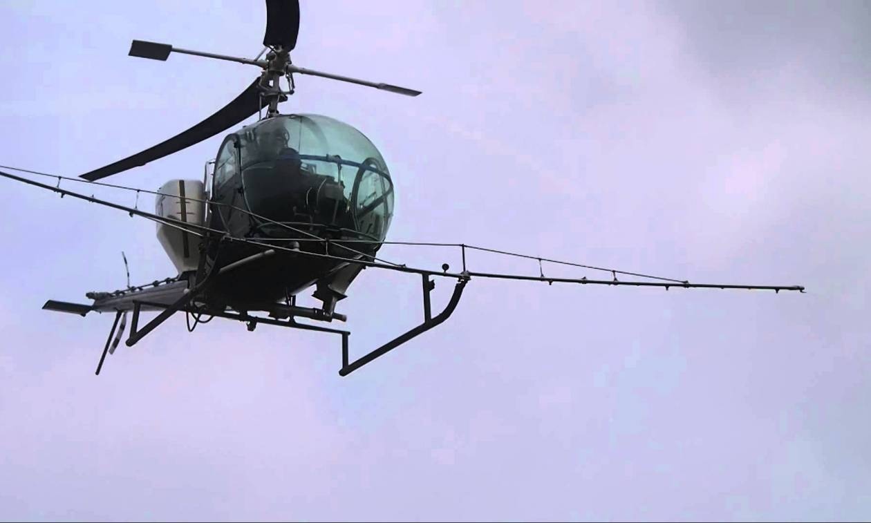 «Έβρεξε» μετρητά στο Ντιτρόιτ: Η στιγμή που ελικόπτερο «σκορπά» εκατοντάδες δολάρια στον ουρανό (βίντεο)