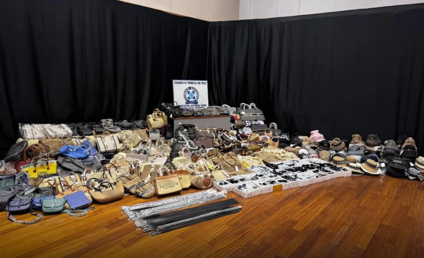 Μύκονος: Κύκλωμα με «μαϊμού» προϊόντα στα χέρια της ΕΛΑΣ – Συνελήφθησαν επτά αλλοδαποί (φωτο)