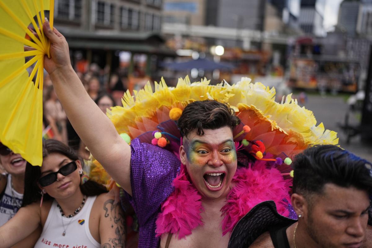 Τενεσί ΗΠΑ: Παιδί γυρνά την πλάτη στο gay parade απορρίπτοντας την συμπεριφορά και τον τρόπο ζωής τους