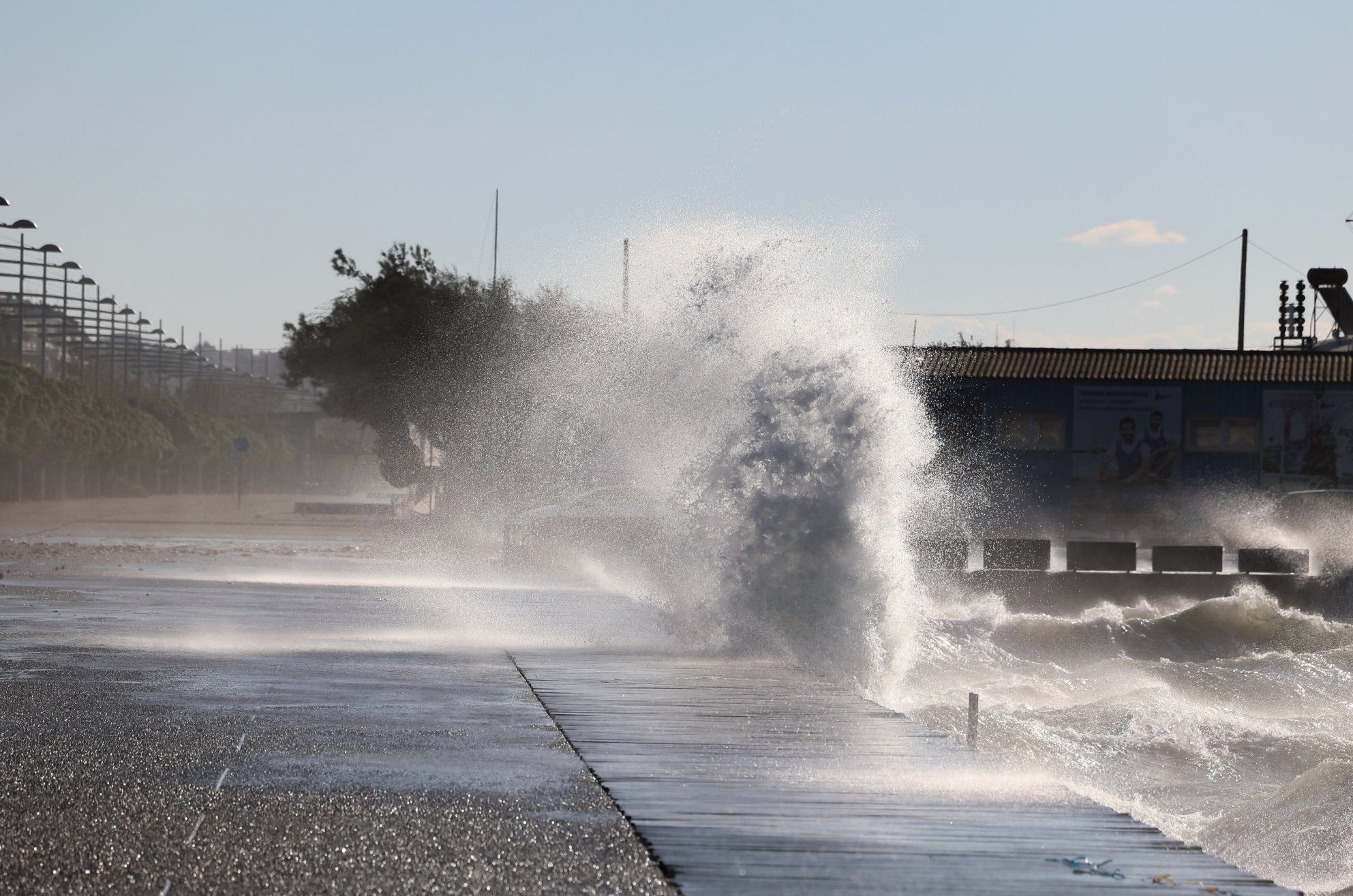 Με πτώση της θερμοκρασίας και ανέμους έως 9 μποφόρ το σημερινό «σκηνικό» του καιρού – Η πρόγνωση της ΕΜΥ