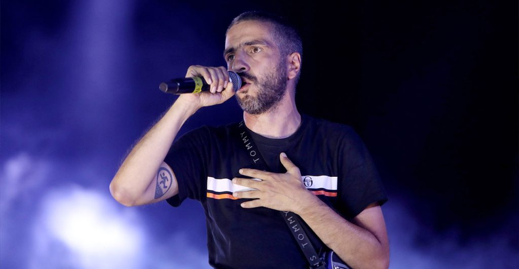 Ο ΛΕΞ έβαλε «φωτιά» στο ΟΑΚΑ: Πάνω από 60.000 άτομα στη χθεσινή του συναυλία – Στη σκηνή η Χ.Αλεξίου (βίντεο)