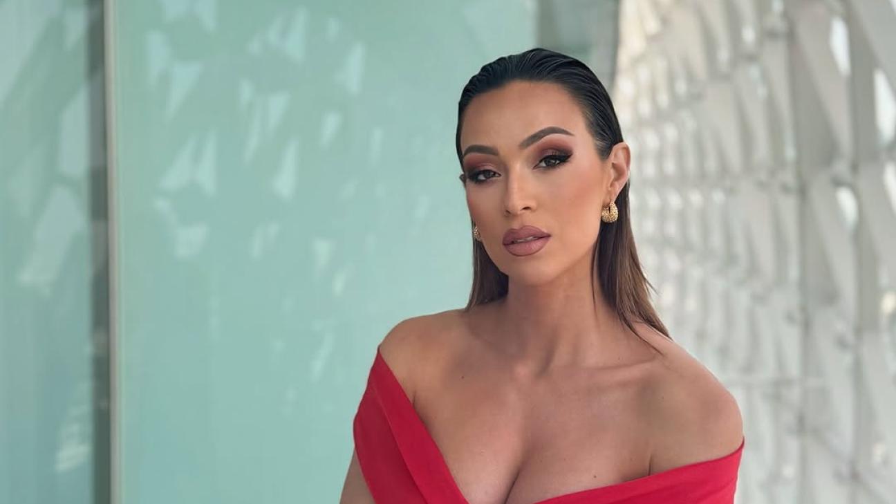 Η Δώρα Παντελή απολαμβάνει την παραλία και ποζάρει με μπικίνι λίγο πριν φέρει στον κόσμο το πρώτο της παιδί (φωτο)