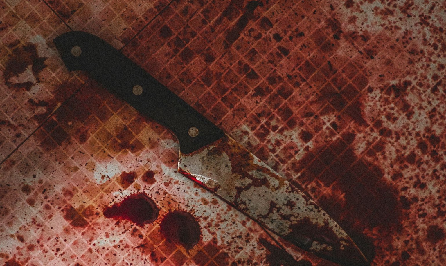 Πατέρας 35χρονου που μαχαιρώθηκε σε πανηγύρι στη Λέσβο: «Τον κατέσφαξε, του κατέβασε όλο το πρόσωπο»