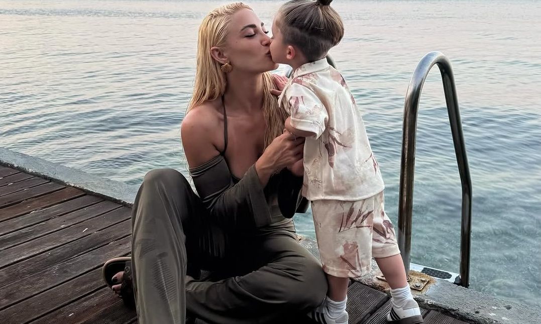 Ιωάννα Τούνη για τον γιο της: «Με νοιάζει να μάθει, να τολμά και να ζει» (φωτο)