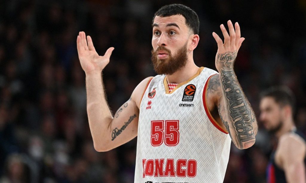 Έκοψε την «όρεξη» στους μνηστήρες η Μονακό: Ανανέωσε μέχρι το 2027 ο Μάικ Τζέιμς