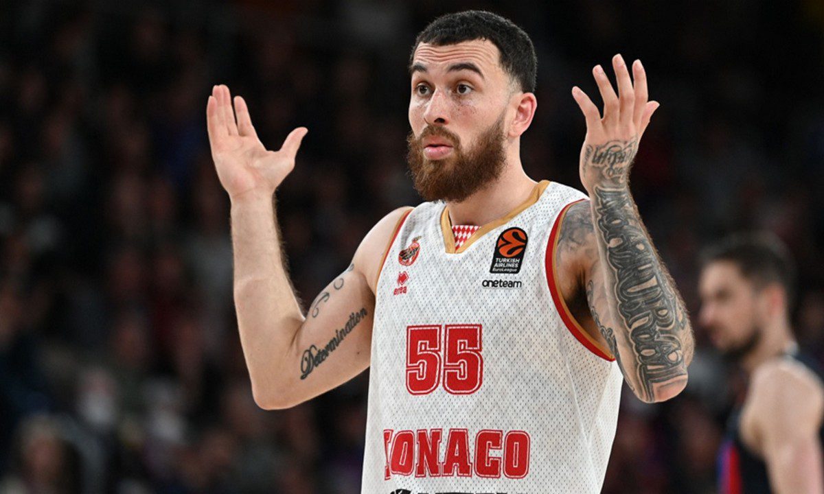 Έκοψε την «όρεξη» στους μνηστήρες η Μονακό: Ανανέωσε μέχρι το 2027 ο Μάικ Τζέιμς