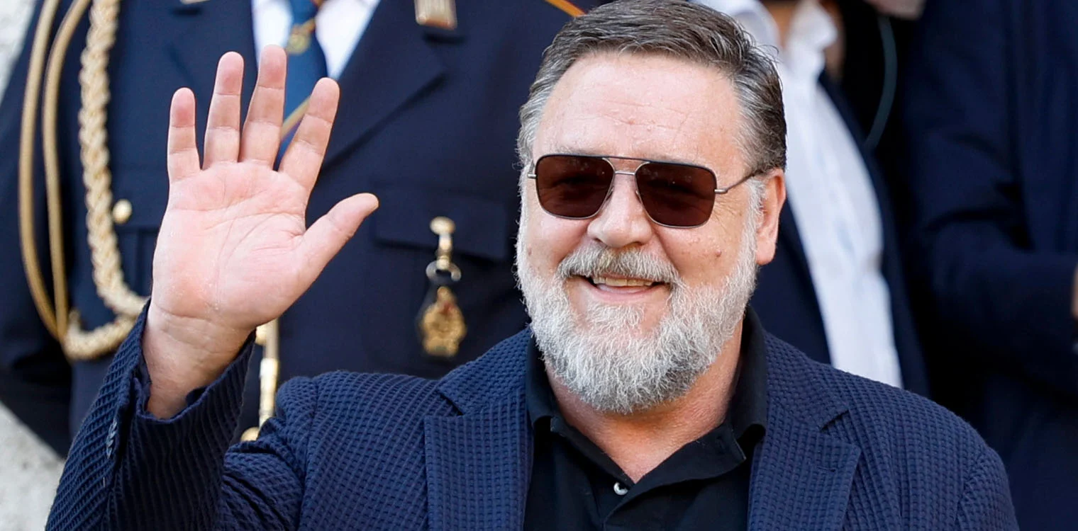 «Αγνώριστος» ο Ρ.Κρόου: Eμφανίσθηκε στη Μάλτα έχοντας χάσει πολλά κιλά – Δείτε εικόνες