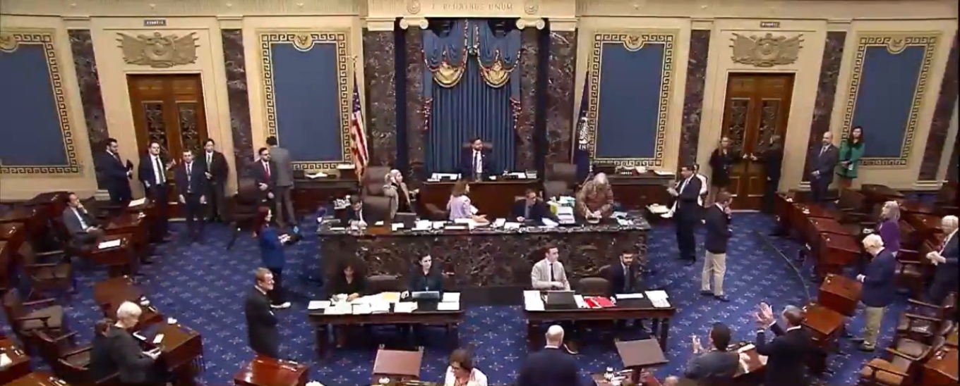 Η Γερουσία ενέκρινε με 51 ψήφους υπέρ και 50 κατά το φορολογικό νομοσχέδιο του Ν.Τραμπ