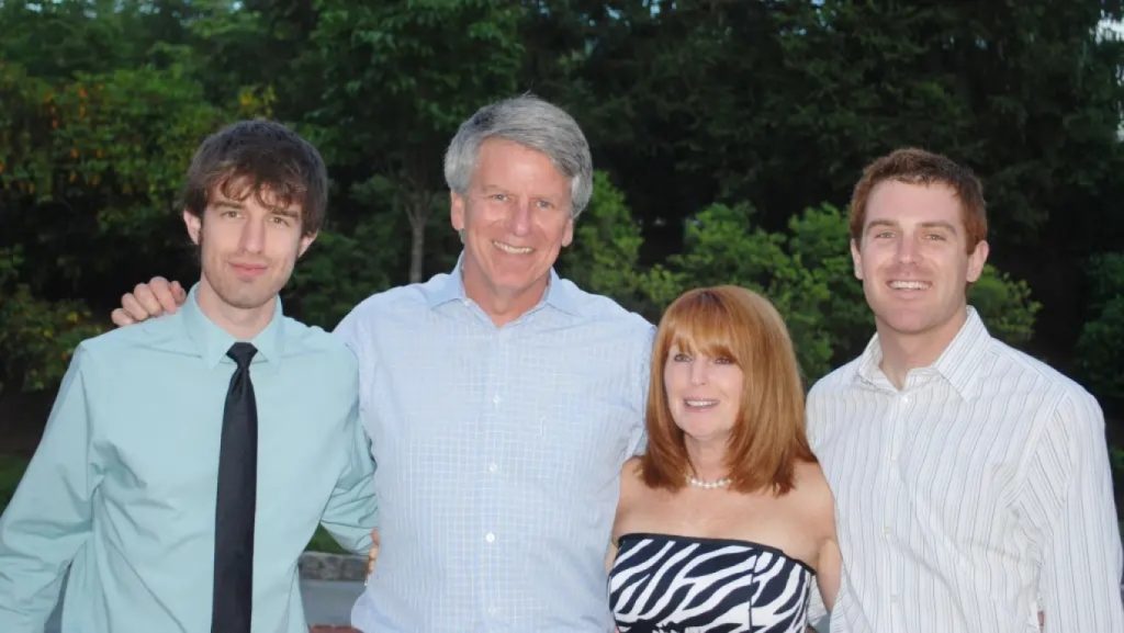 Ισχυρός βιομήχανος χάλυβα στις ΗΠΑ και η οικογένειά του σκοτώθηκαν σε συντριβή μικρού αεροσκάφους στο Οχάιο