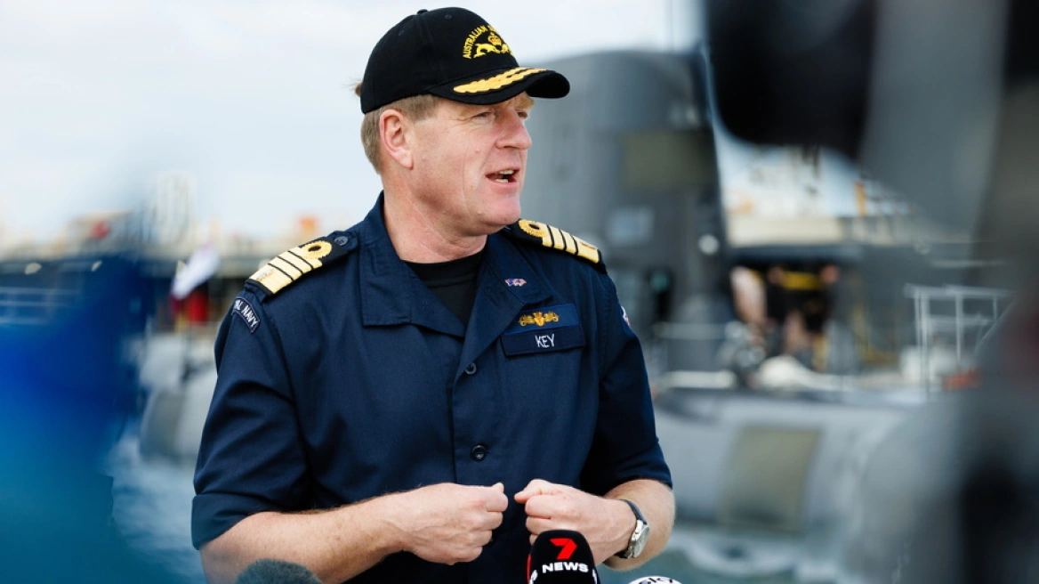 Βρετανία: Καθαιρέθηκε ο αρχηγός του Βασιλικού Ναυτικού – Αποκαλύφθηκε ότι είχε σχέση με υφιστάμενη