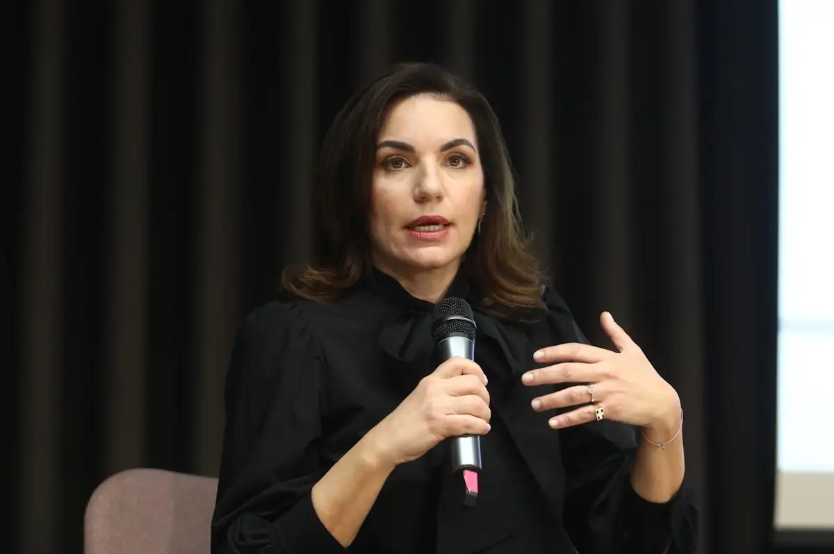 Όλγα Κεφαλογιάννη: Εγκαινίασε «απευθείας» πτήση Αθήνας – Τσενγκντού μέσω… Κωνσταντινούπολης