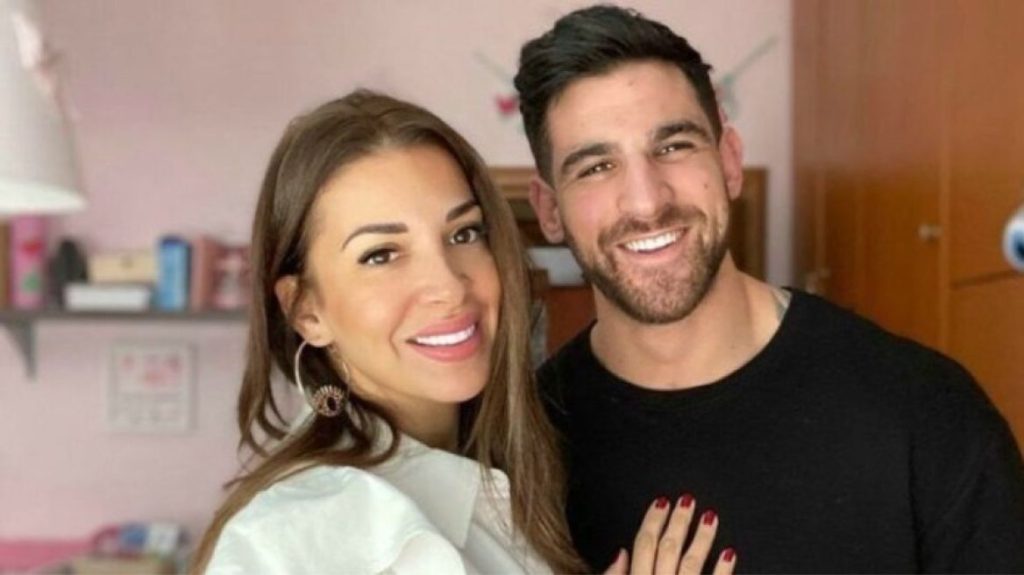 Ετεοκλής Παύλου για την σύζυγό του Ελένη Χατζίδου: «Η εικόνα της είναι πολύ καλύτερη – Περιμένουμε τις εξετάσεις»